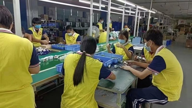 半自理老人居家护理，保姆与护工价格对比解析